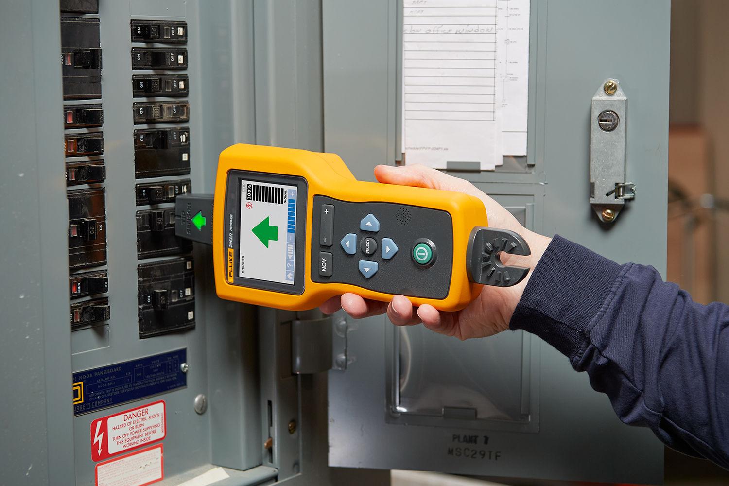 Fluke® FLUKE-2062 Wire Tracers & Pipe/Cable Locators