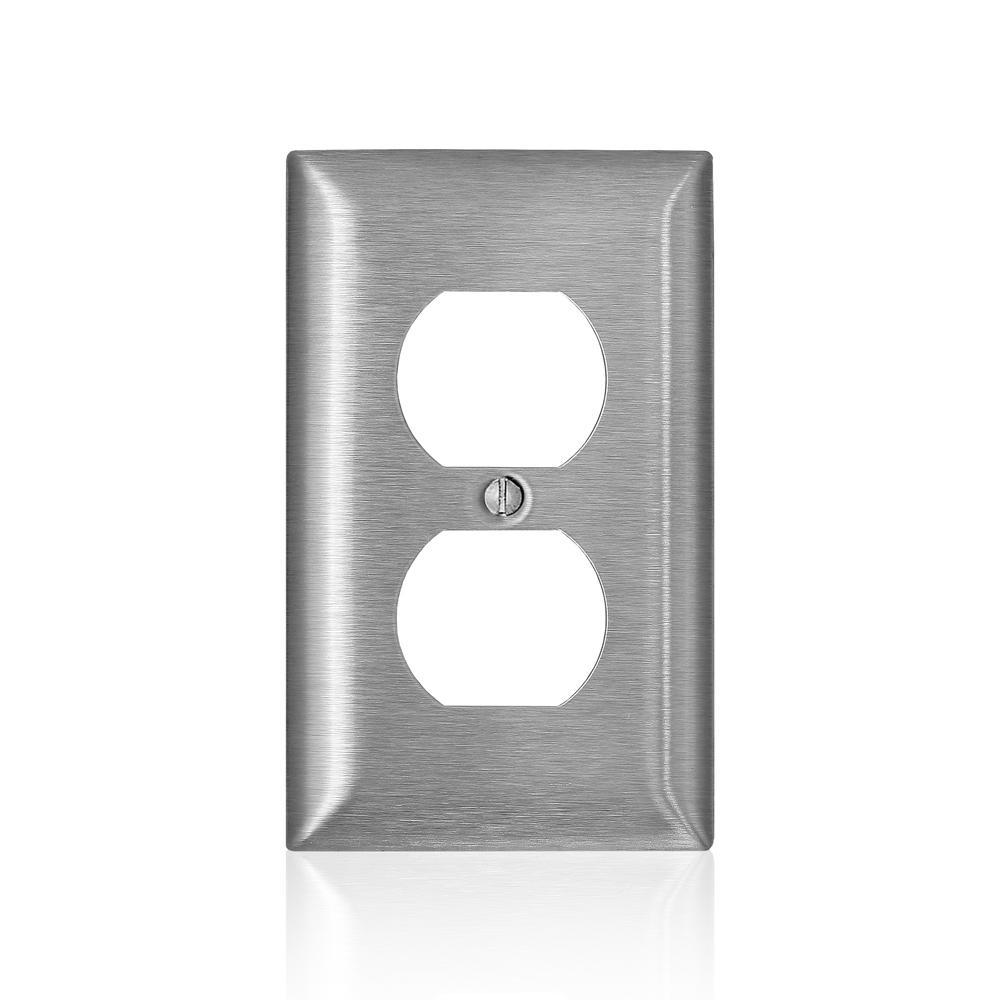 Leviton® SL8 C Series Magnetic Standard Wall Plate, 1 Gangs, 2.79 in W x 4.54 in H, 430 Stainless Steel, Silver