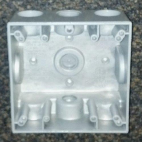 Mulberry Royal Mountie™ 30233 Weatherproof Box, Die Cast Aluminum, 30.5 cu-in, 2 Gangs, 3 Outlets, 4-1/2 in H x 4-1/2 in W x 2 in D