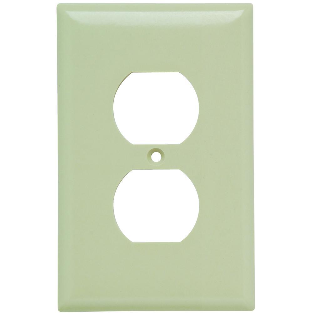 Pass & Seymour® SPJ8I Receptacle Wallplates