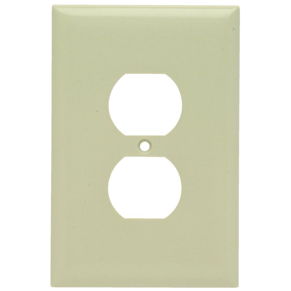 Pass & Seymour® SPO8I Receptacle Wallplates