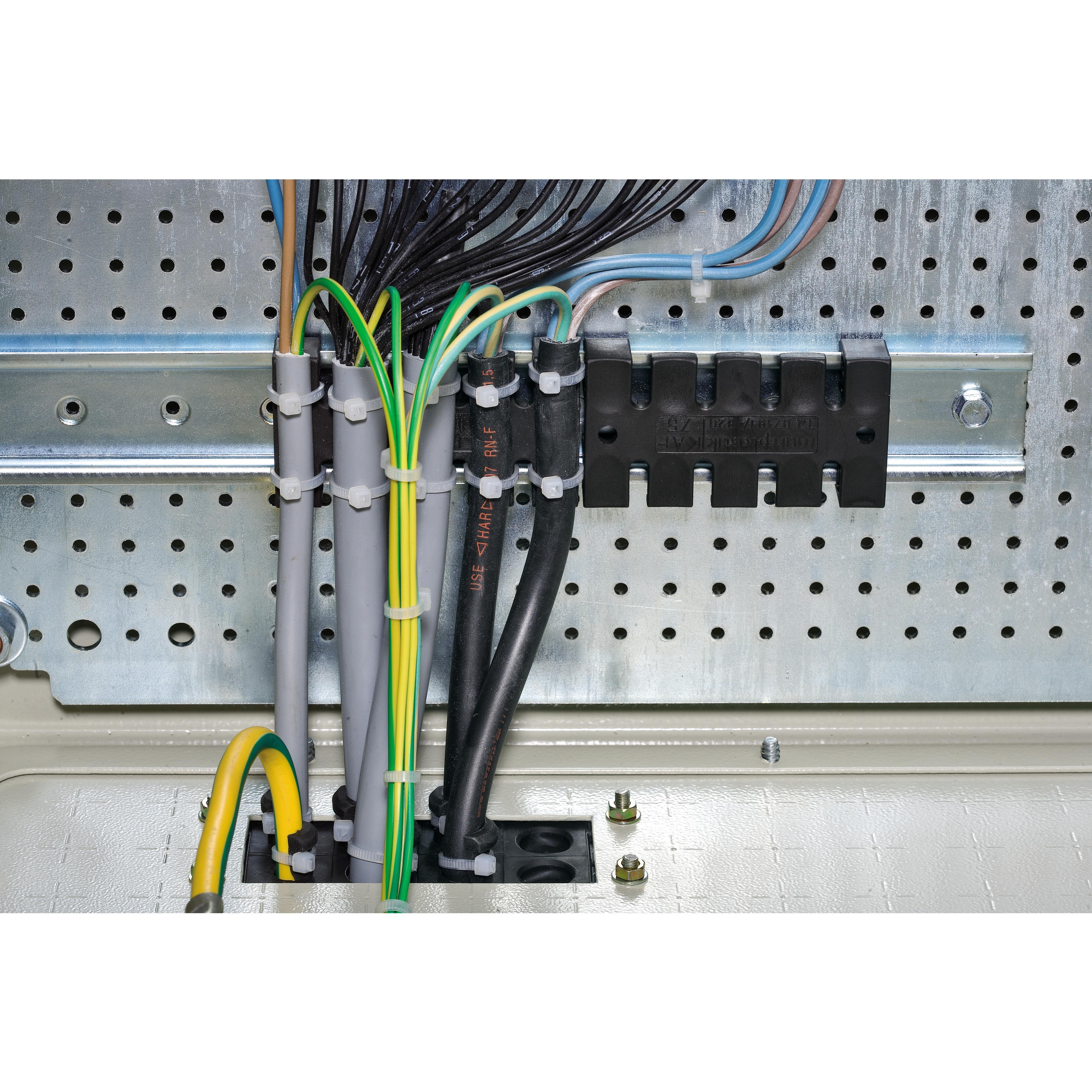 Schneider Electric NSYSCCDINLG140 Enclosure Cable Management Accessories