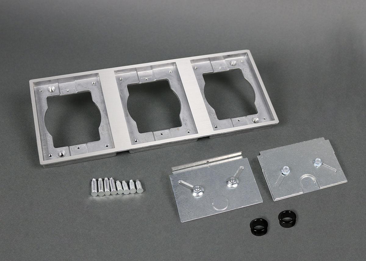 Wiremold® 838TAL-880S3 Assembled Floor Box Kit, 11-3/4 in L x 4-1/2 in W, 3 Gangs, Aluminum