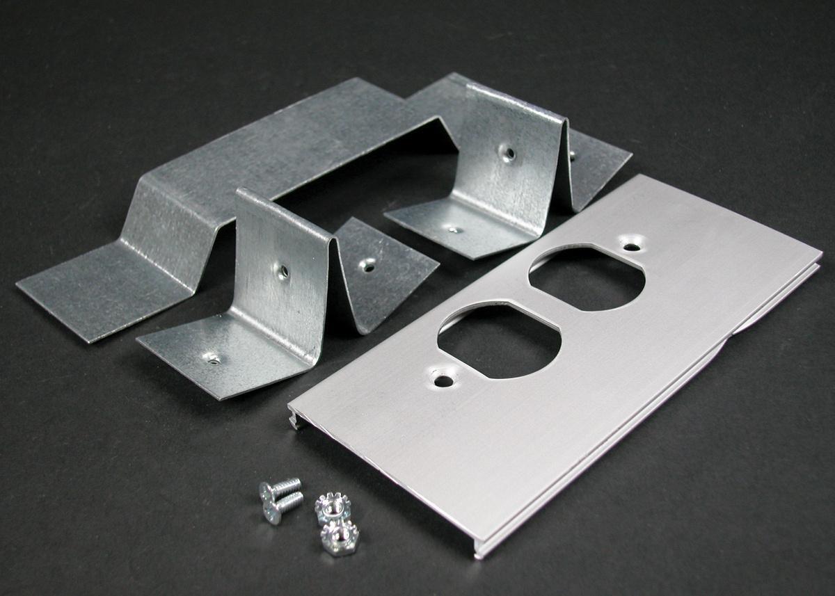 Wiremold® AL3346DO 1-Channel Offset Duplex Receptacle Cover Plate, For Use With AL3300 Series Raceway, Aluminum, Gray
