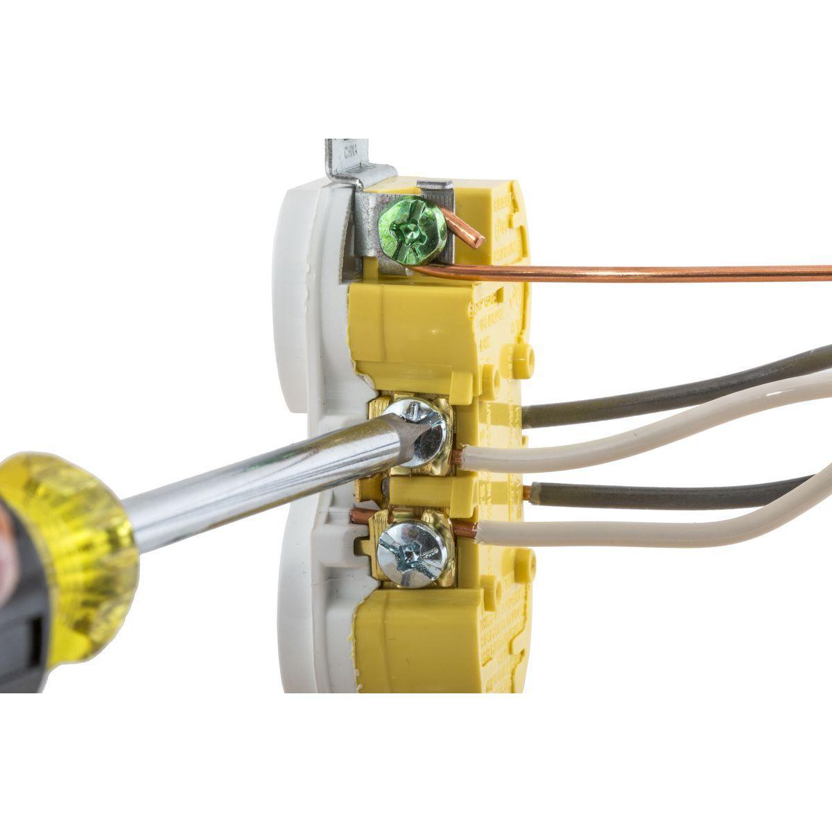 Hubbell Wiring Device-Kellems RR15SWTRX Straight Blade Receptacles